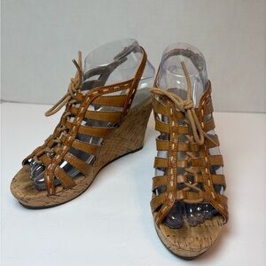 Guess tan cork gladiator platform wedge strappy slingback sandals size 7M